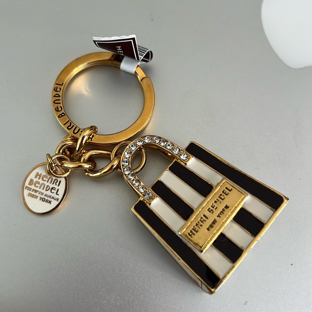 Vintage Henri Bendel keychain and pouch